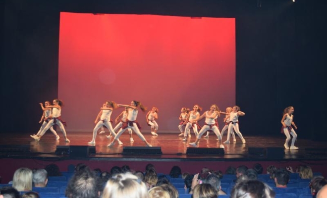 En route pour le tour du monde, Montceau-les-Mines, Centre de Danse Nilda Dance