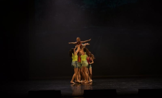 En route pour le tour du monde, Montceau-les-Mines, Centre de Danse Nilda Dance