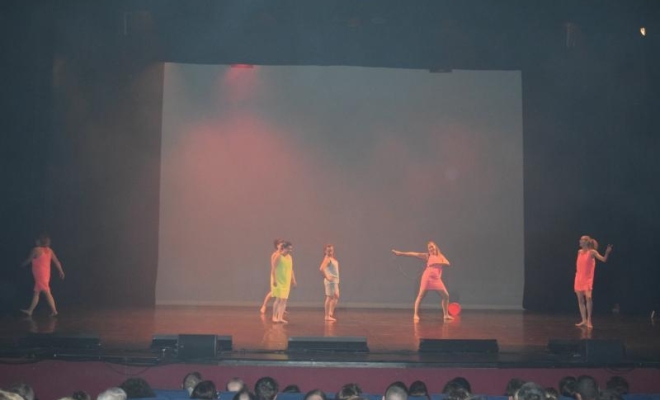 En route pour le tour du monde, Montceau-les-Mines, Centre de Danse Nilda Dance