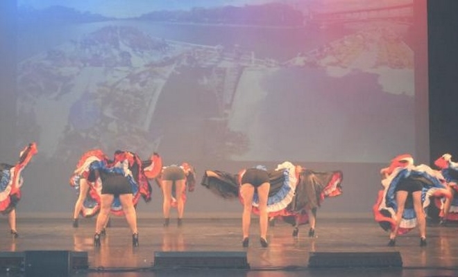 En route pour le tour du monde, Montceau-les-Mines, Centre de Danse Nilda Dance