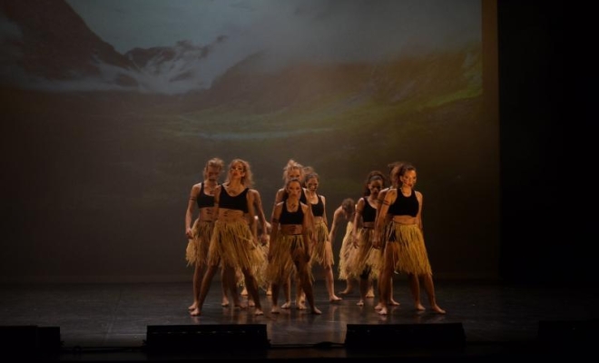 En route pour le tour du monde, Montceau-les-Mines, Centre de Danse Nilda Dance