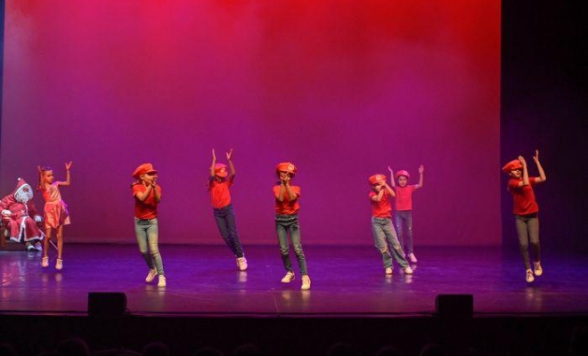 Spectacle de Noël 2022, Montceau-les-Mines, Centre de Danse Nilda Dance